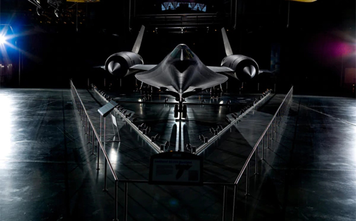 飛行速度超過導彈的飛機—SR-71黑鳥偵察機！