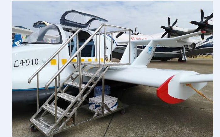 這架飛機會“鐵掌水上漂”，你會嗎？5.jpg